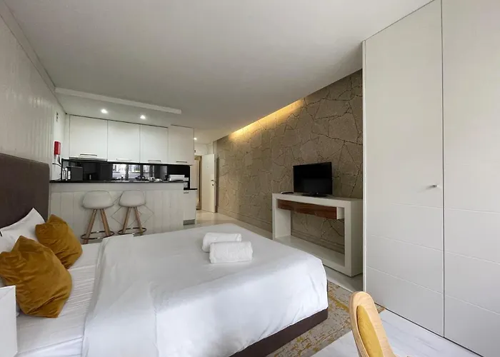 Porta Nova Historic Center - Collection By Perpetual Relax